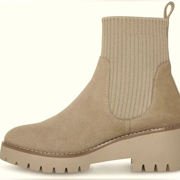 Blondo Shoes - Blondo Dexter Waterproof Lug Sole Boot in Taupe Tan 7.5 NWT